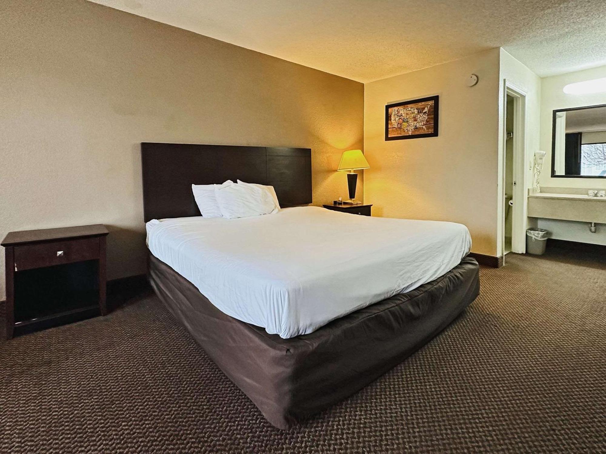 Econo Lodge แคนนาโปลิส ภายนอก รูปภาพ