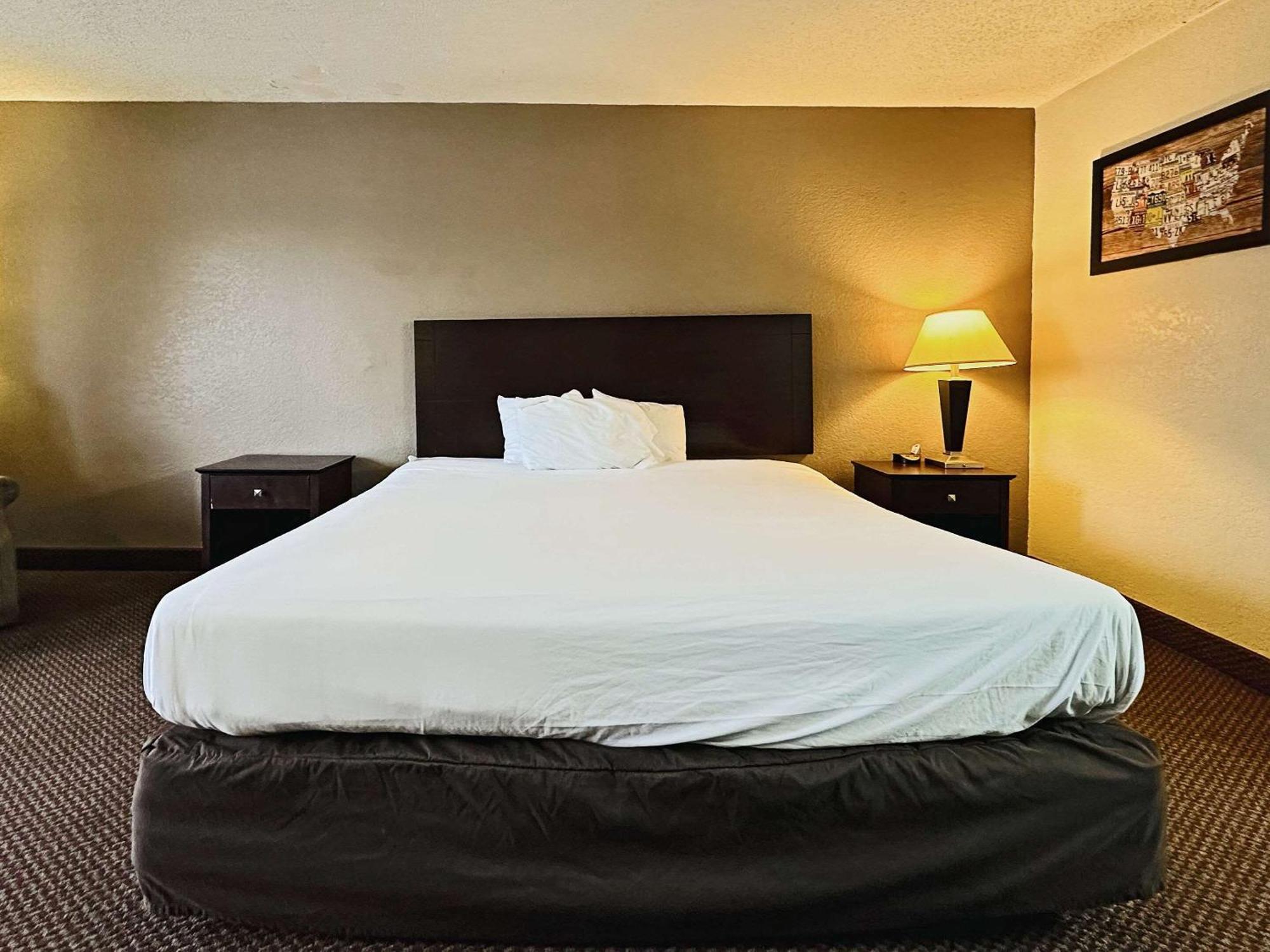Econo Lodge แคนนาโปลิส ภายนอก รูปภาพ