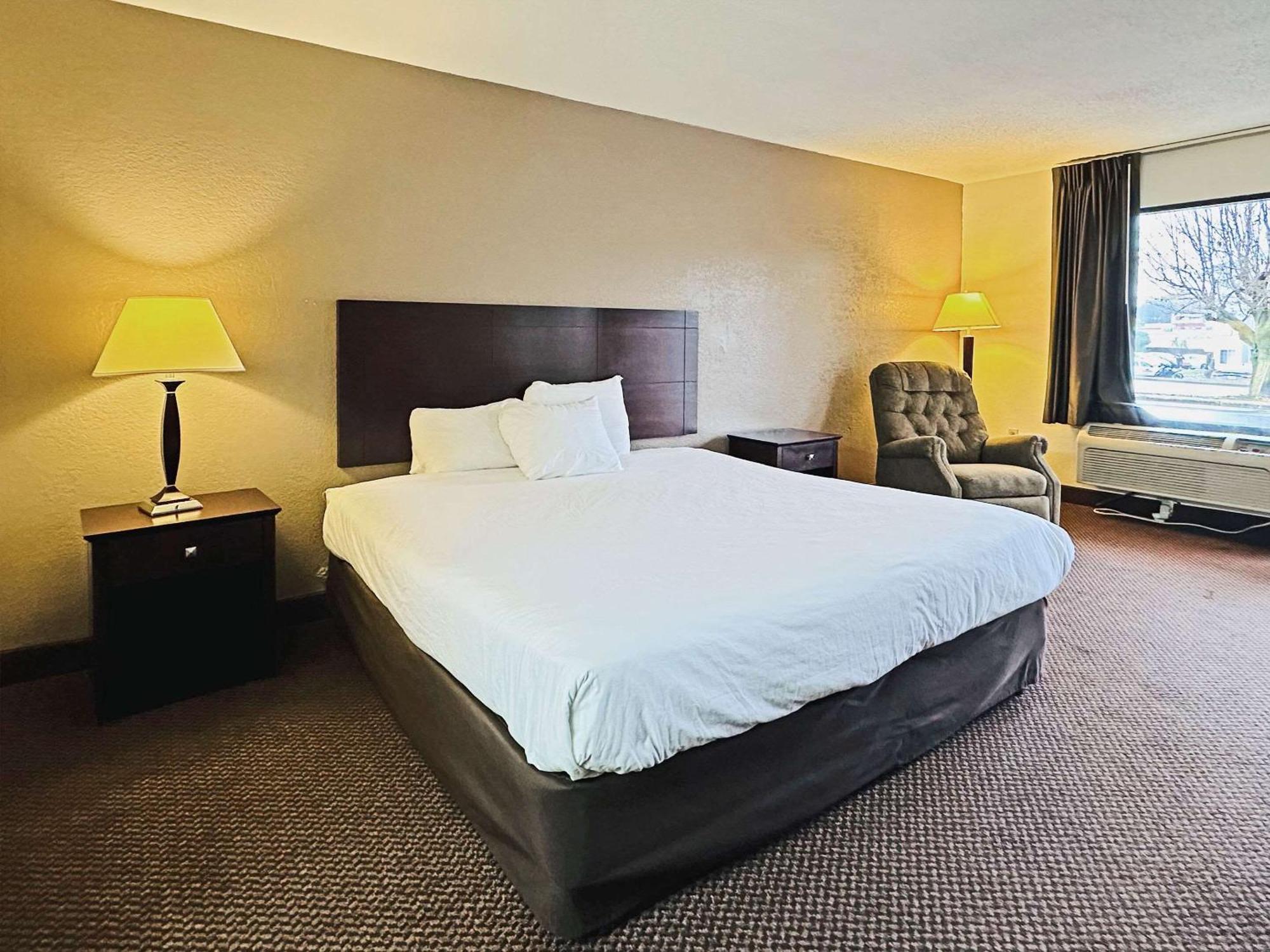 Econo Lodge แคนนาโปลิส ภายนอก รูปภาพ