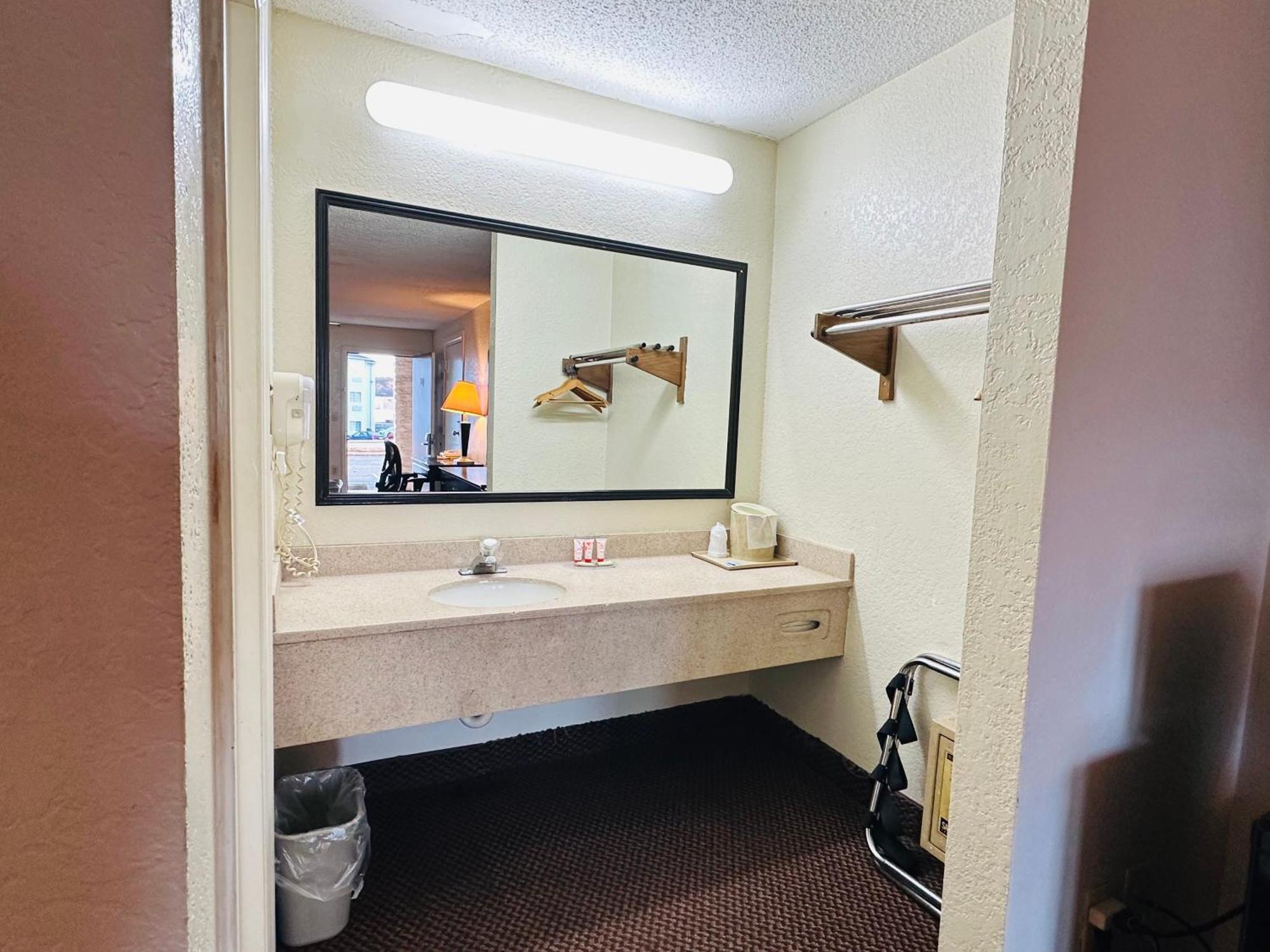 Econo Lodge แคนนาโปลิส ภายนอก รูปภาพ