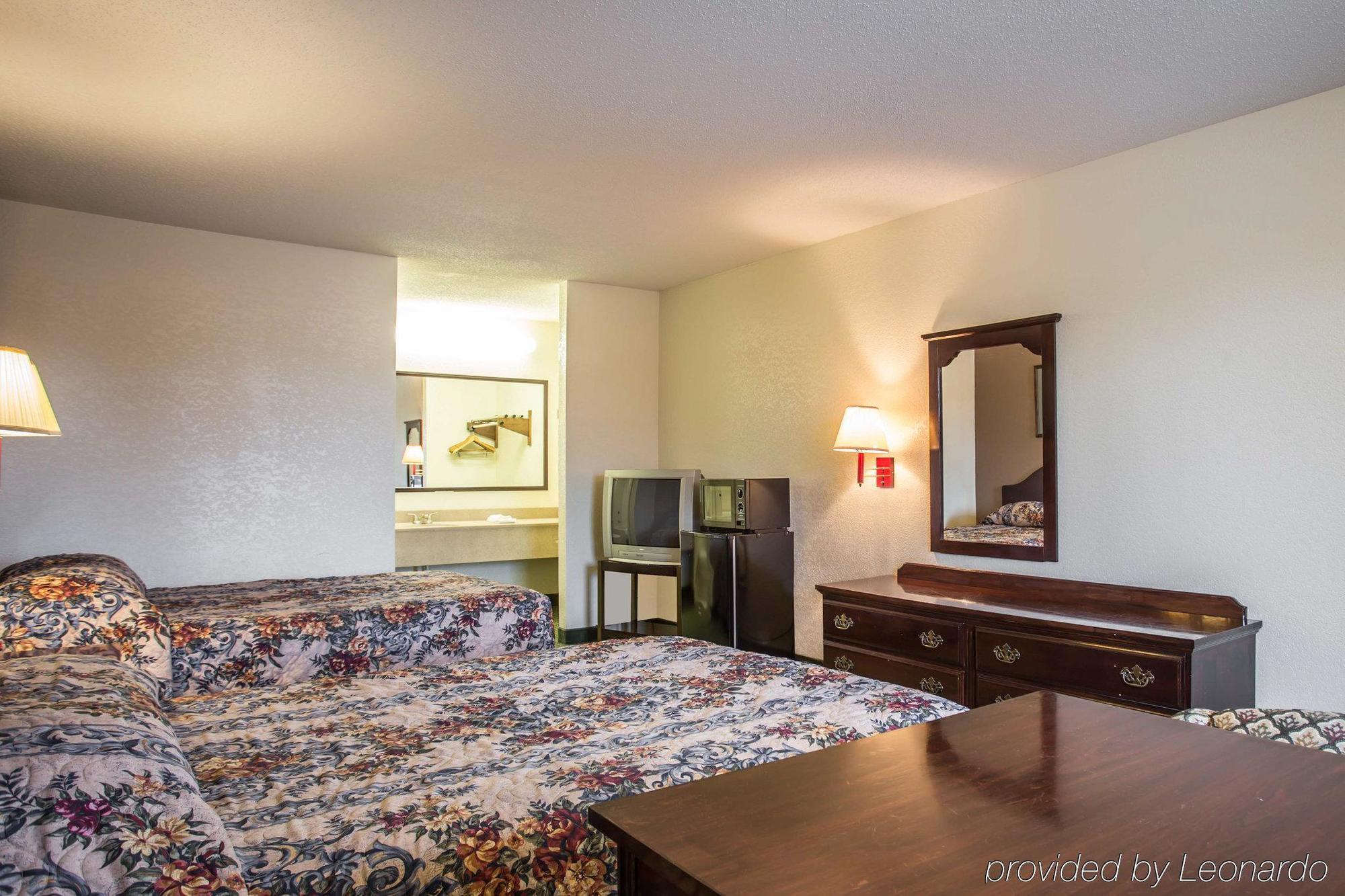 Econo Lodge แคนนาโปลิส ภายนอก รูปภาพ