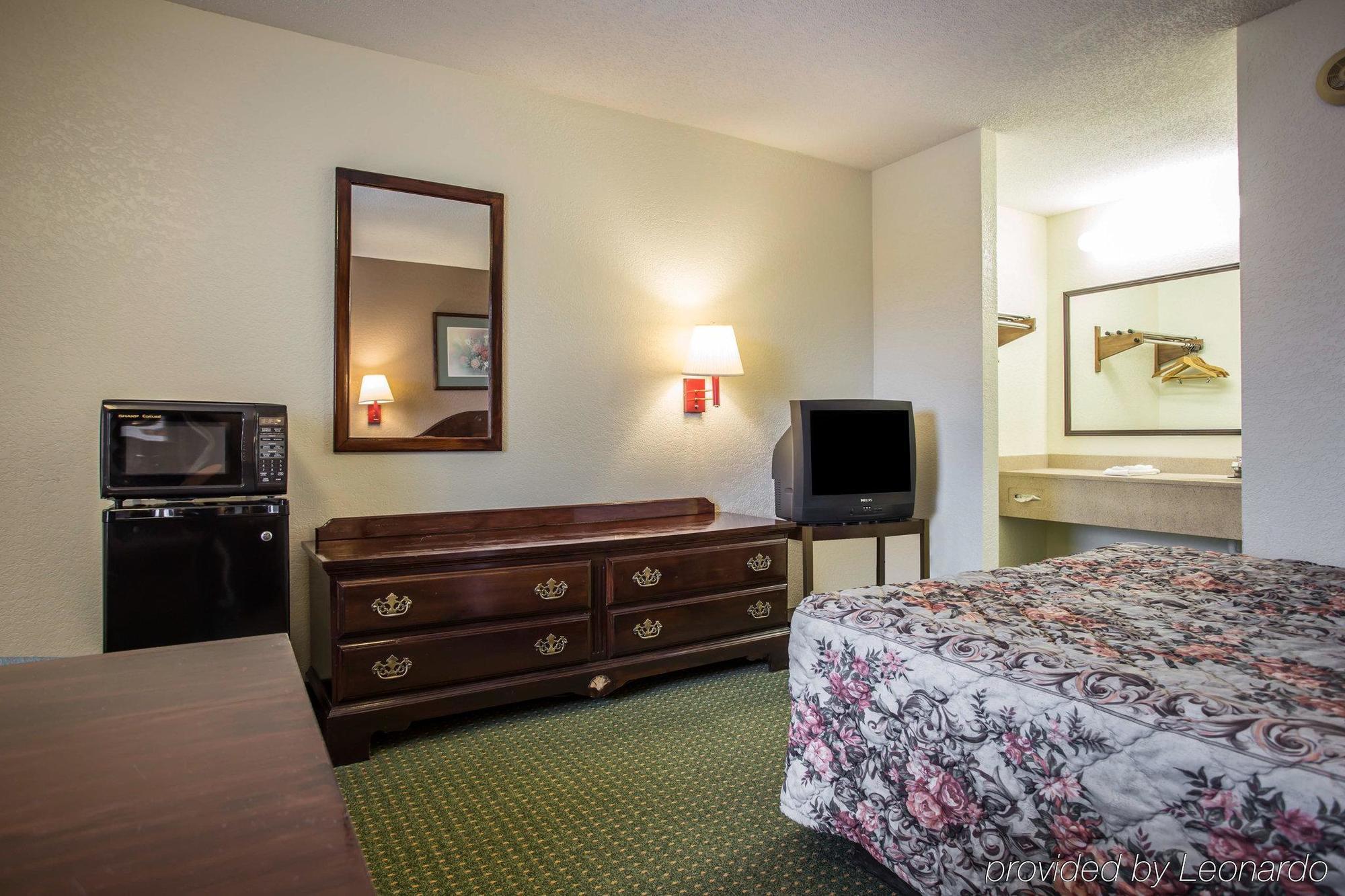 Econo Lodge แคนนาโปลิส ภายนอก รูปภาพ