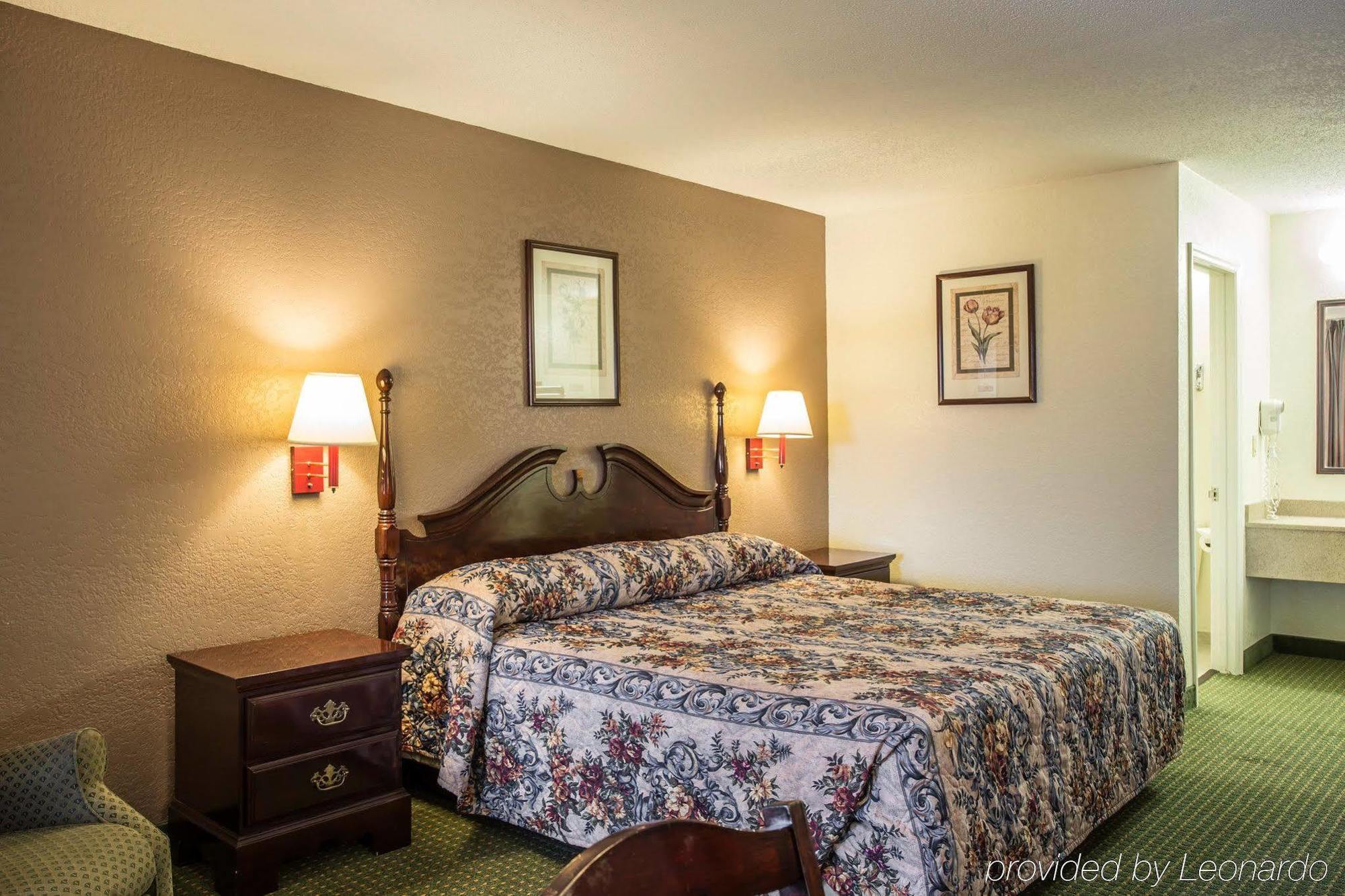 Econo Lodge แคนนาโปลิส ภายนอก รูปภาพ