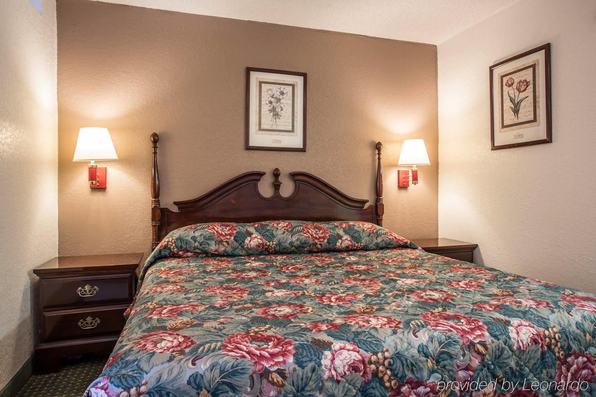 Econo Lodge แคนนาโปลิส ภายนอก รูปภาพ
