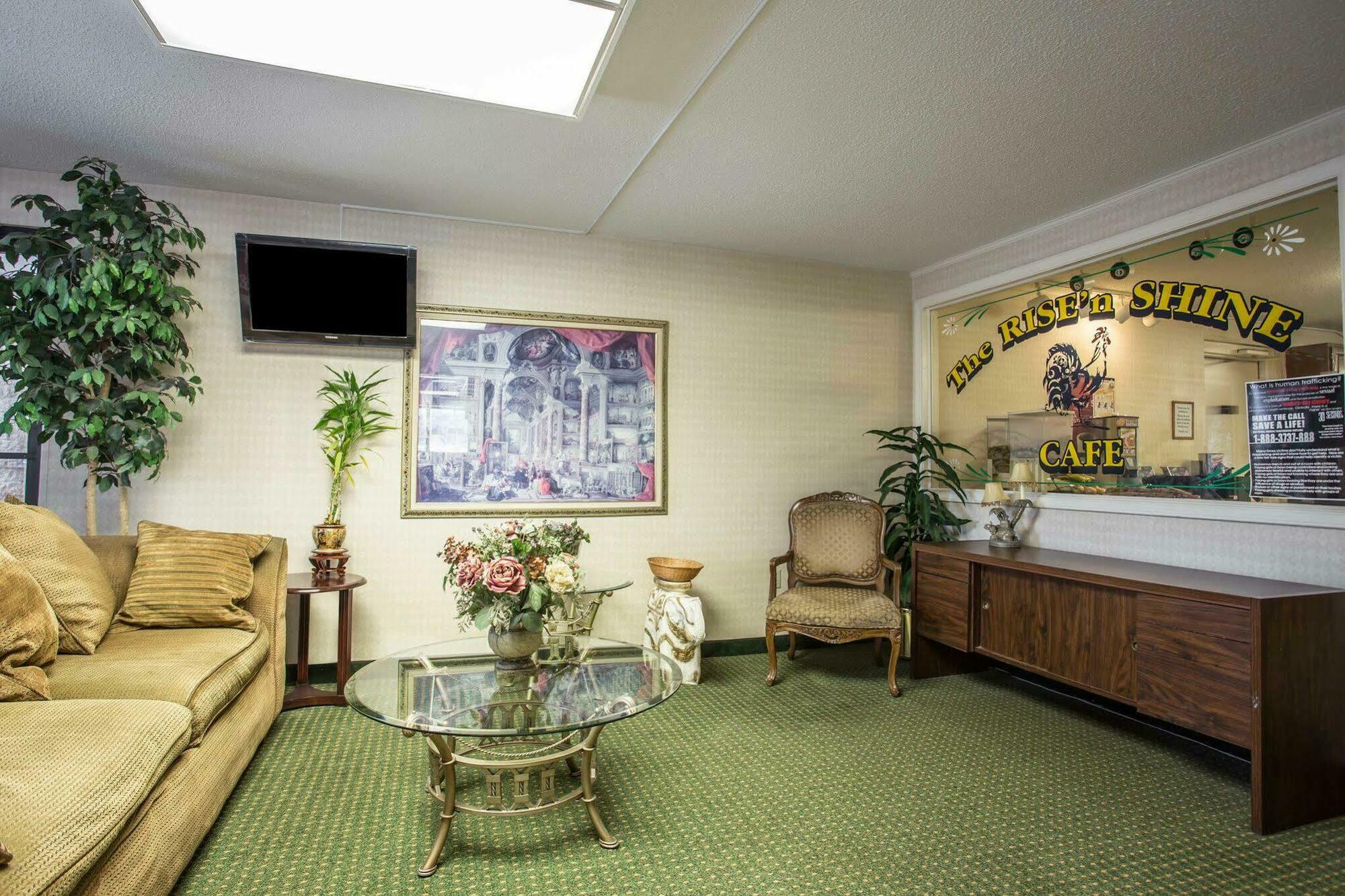 Econo Lodge แคนนาโปลิส ภายนอก รูปภาพ