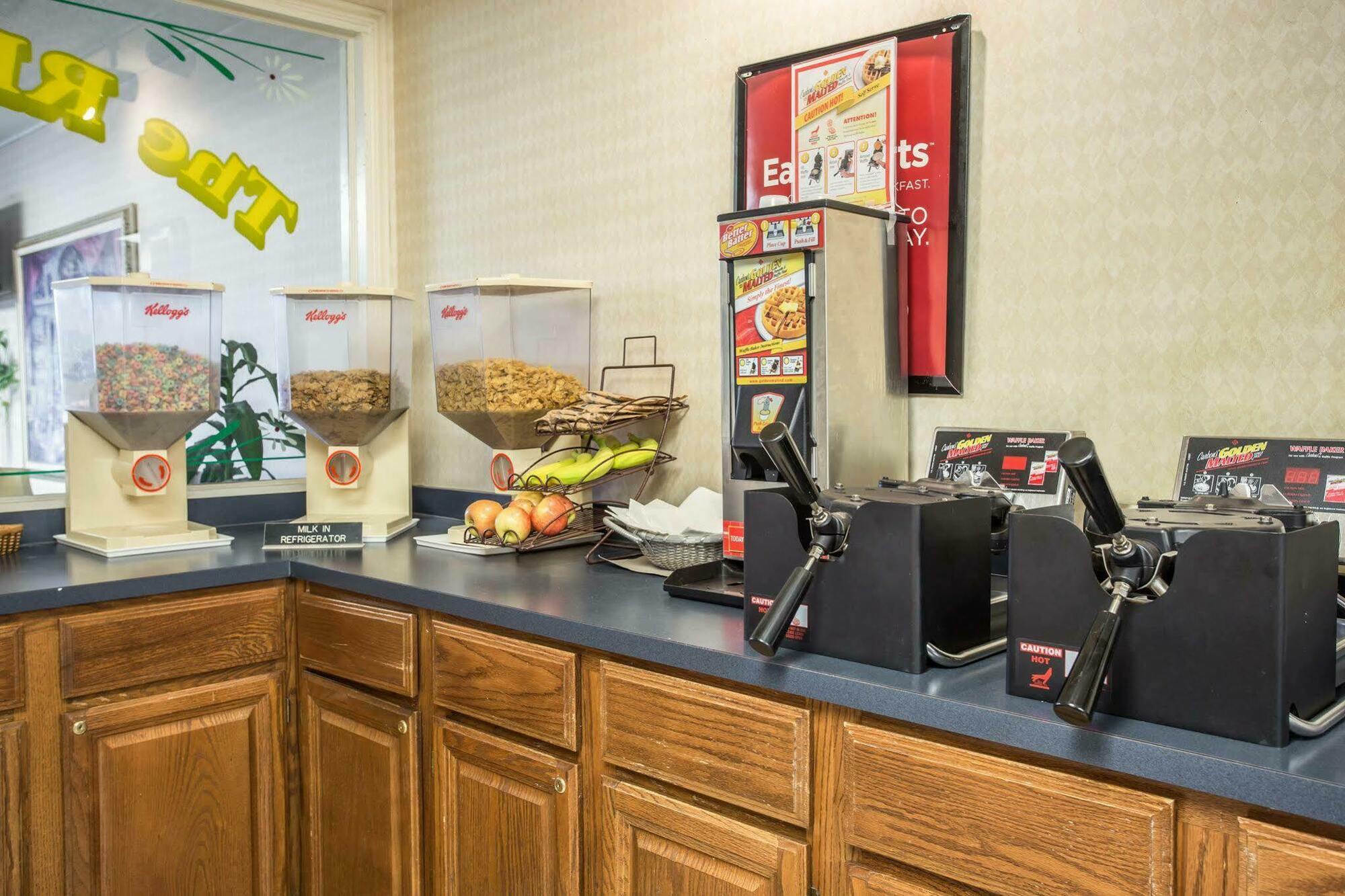 Econo Lodge แคนนาโปลิส ภายนอก รูปภาพ