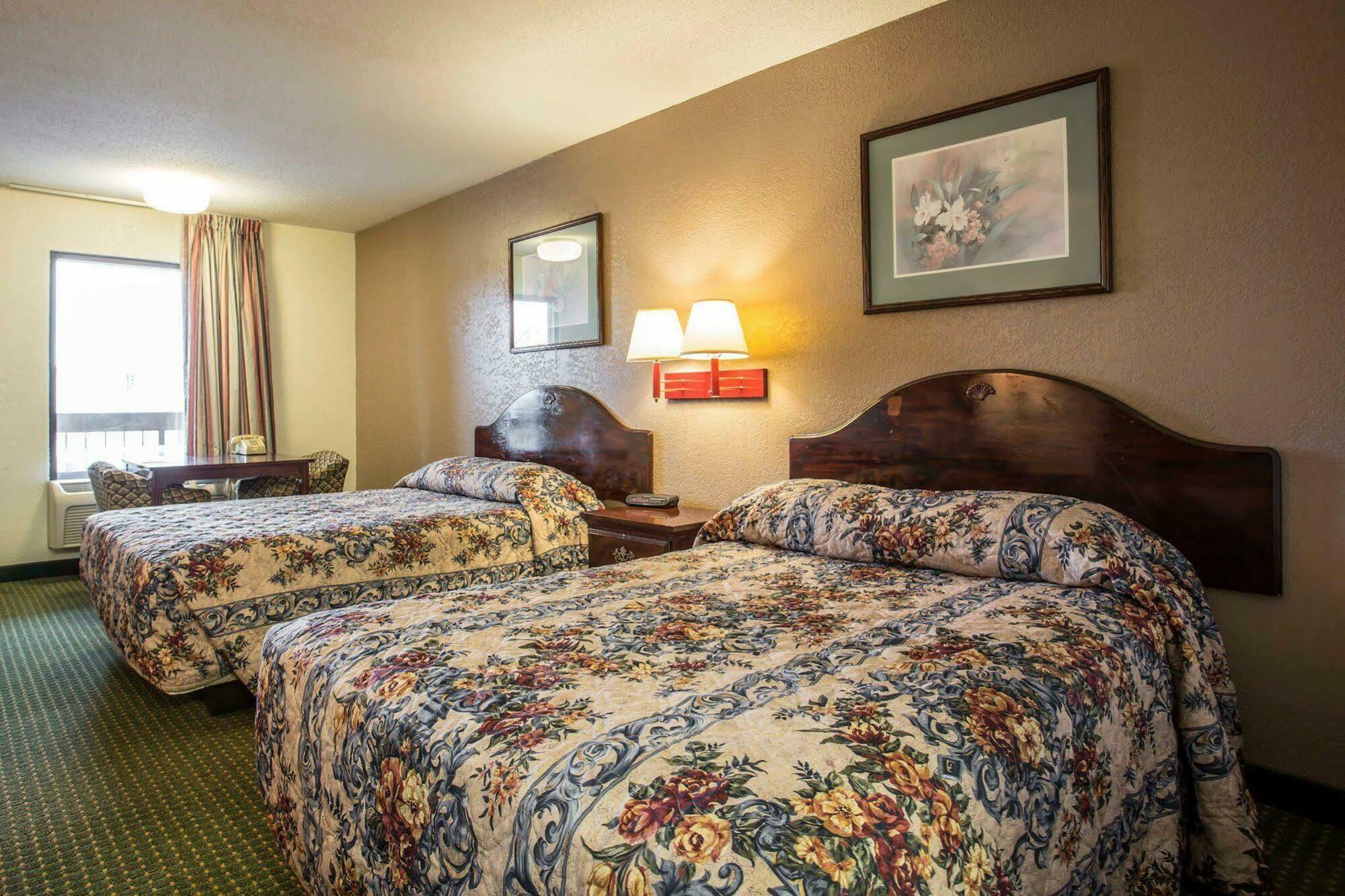 Econo Lodge แคนนาโปลิส ภายนอก รูปภาพ