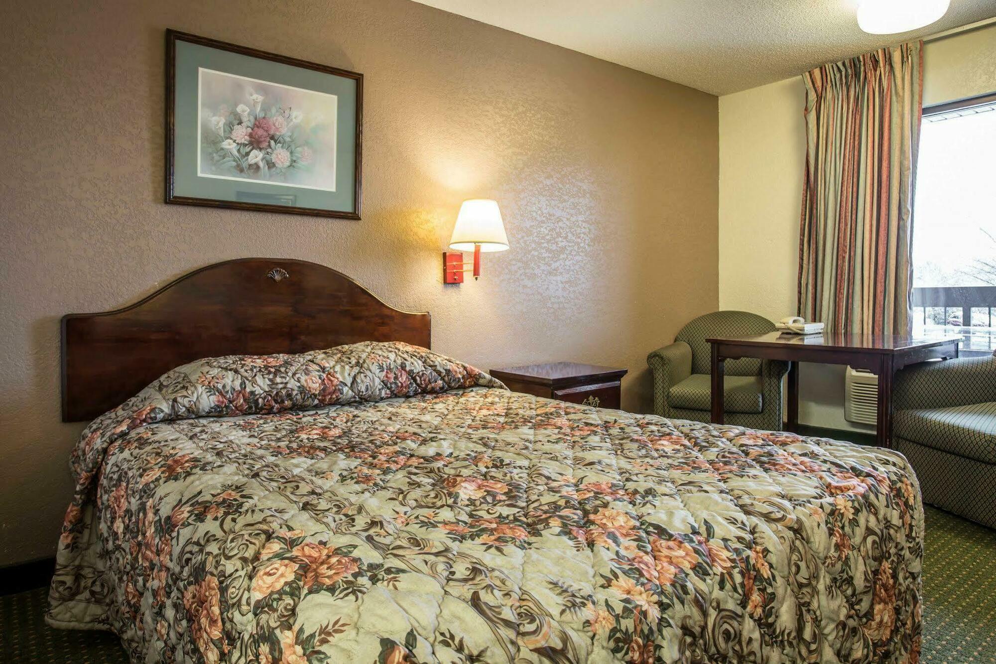 Econo Lodge แคนนาโปลิส ภายนอก รูปภาพ